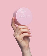 Patchs anti-cernes Radieuse Paris au Camélia Japonica, réduction des cernes et des poches sous les yeux, effet anti-fatigue et éclat immédiat, soin naturel vegan, 99% d’ingrédients d'origine naturelle.